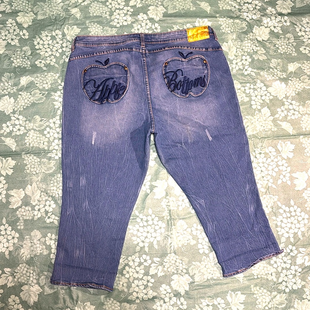 Vintage Y2K "Apple Bottom"  Capri Style Distressed Jeans - Womens Size 18